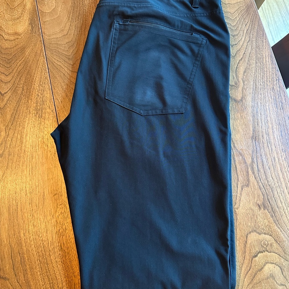 Vuori Men's Black Chinos